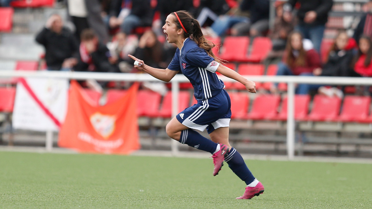 Malena Ortiz marca su primer gol como profesional