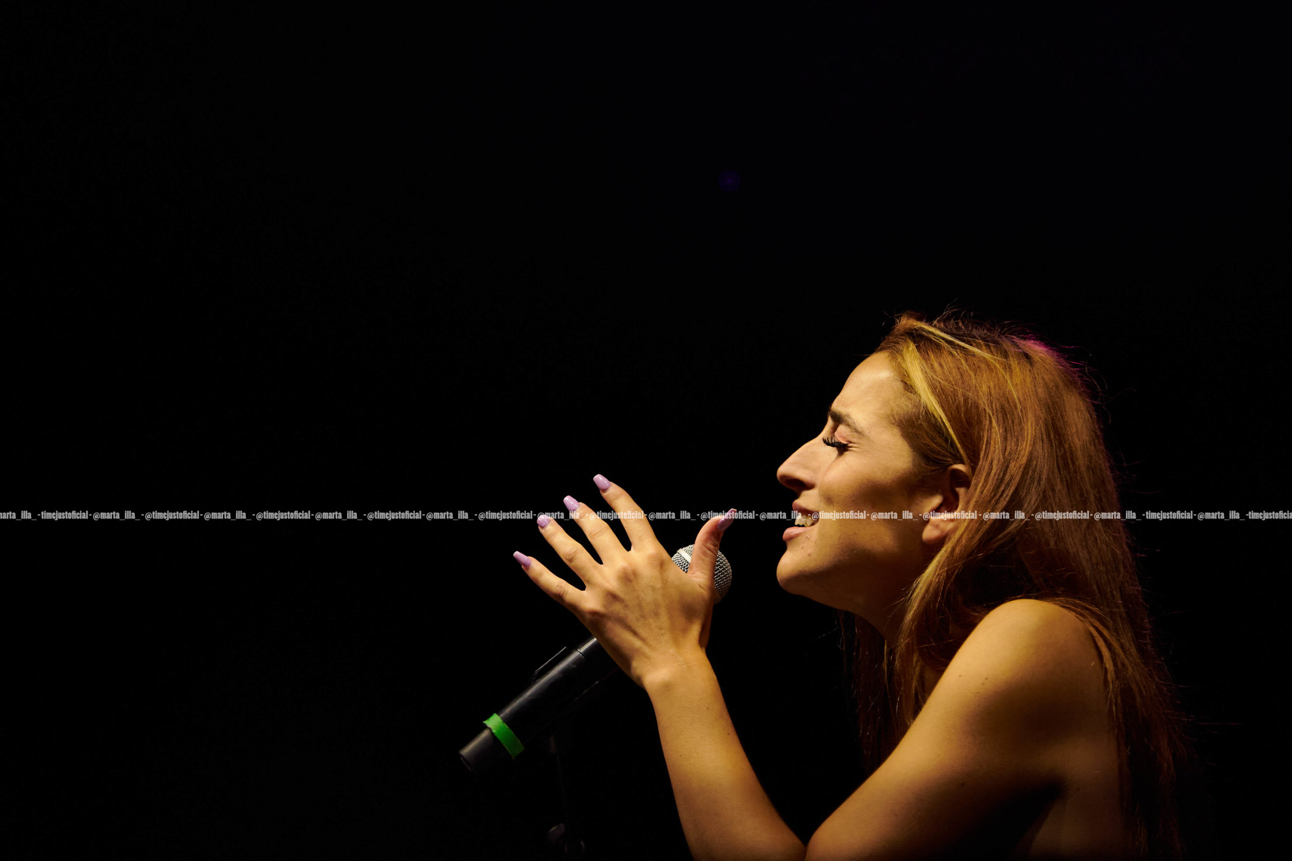 Belén Aguilera cantando en Arts d'Estiu