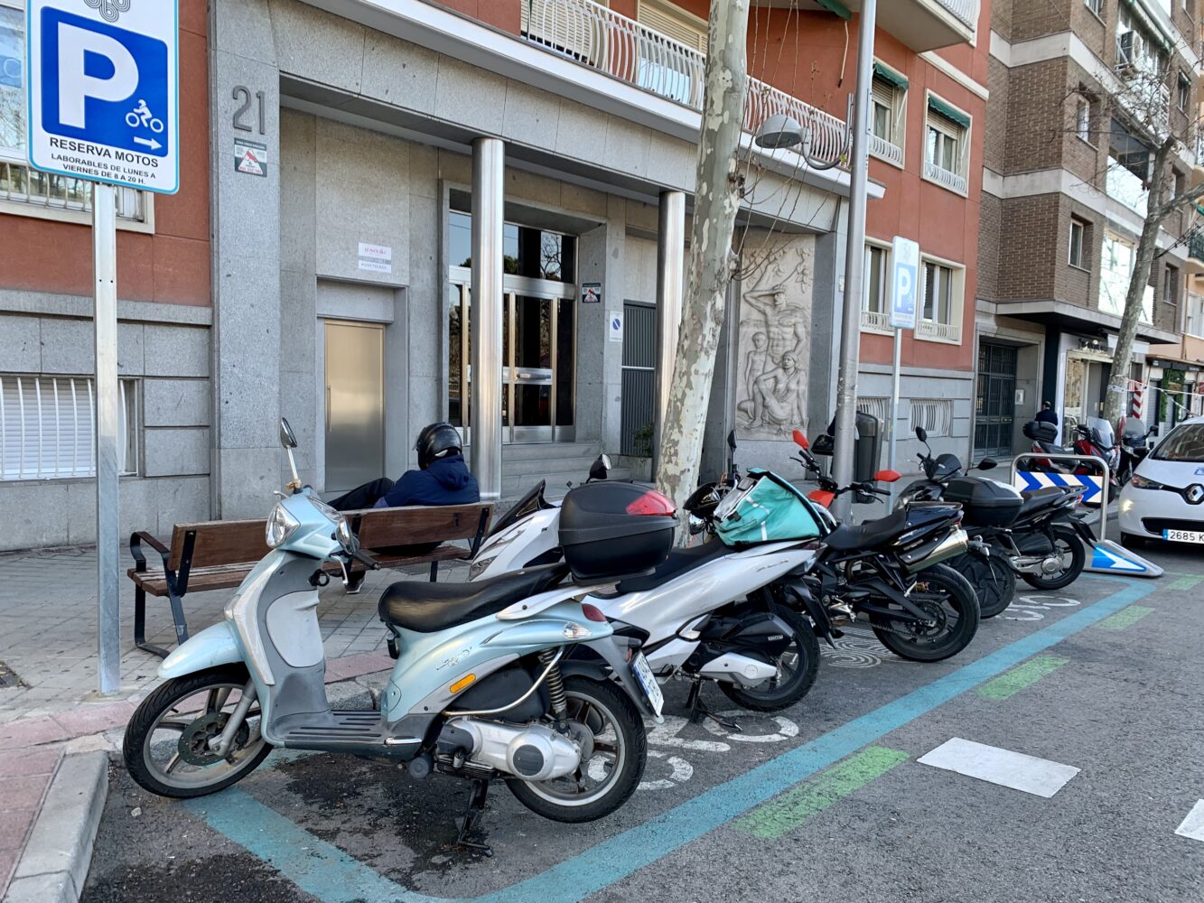 Motos aparcadas en las nuevas plazas Foto: Ayuntamiento de Madrid