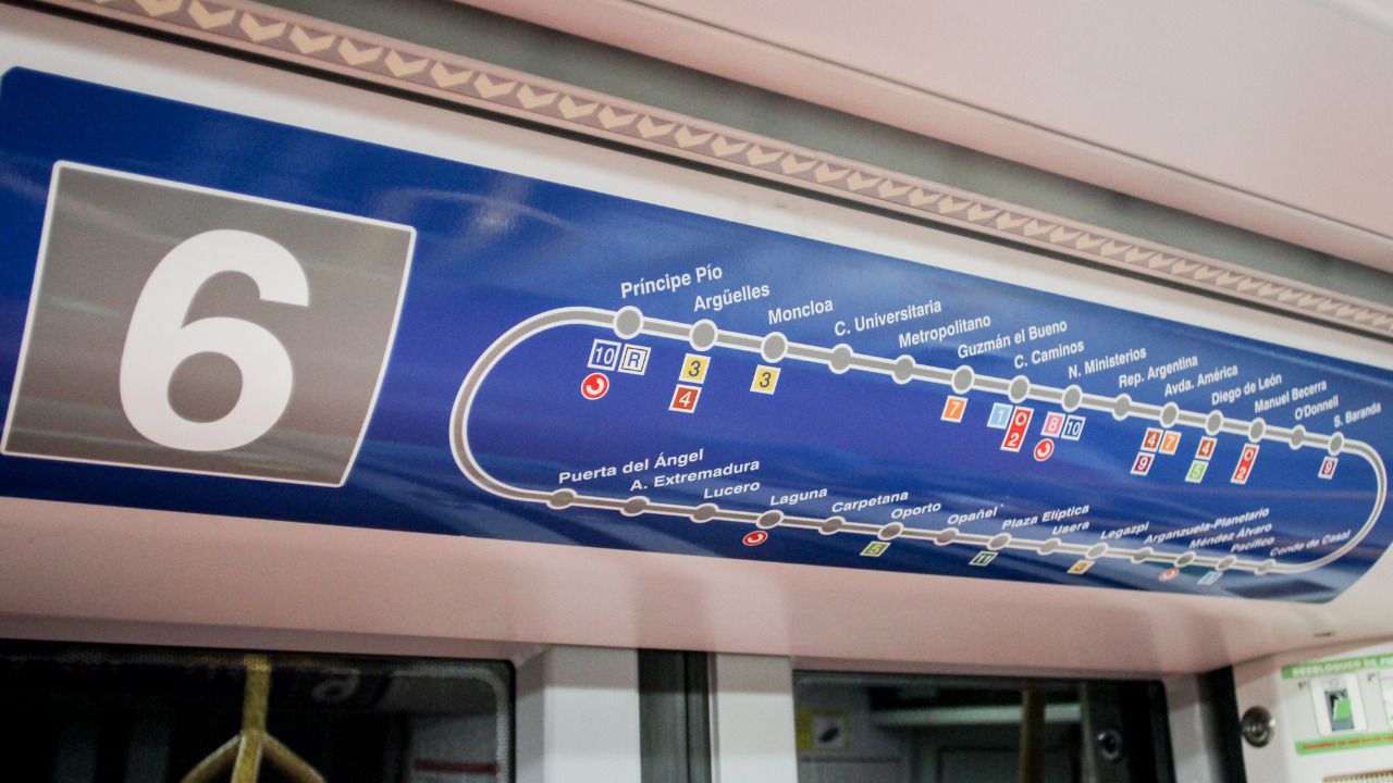 Cartel recorrido L6 Metro de Madrid Foto: Sergio Toro